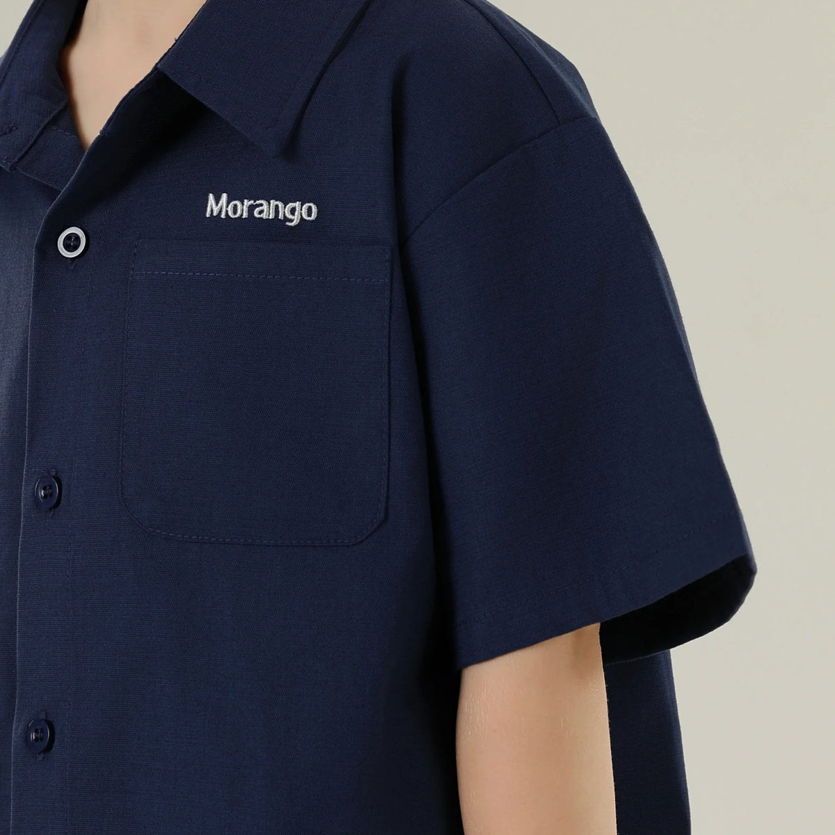 قميص مطرز بأكمام طويلة بتصميم عصري للأولاد