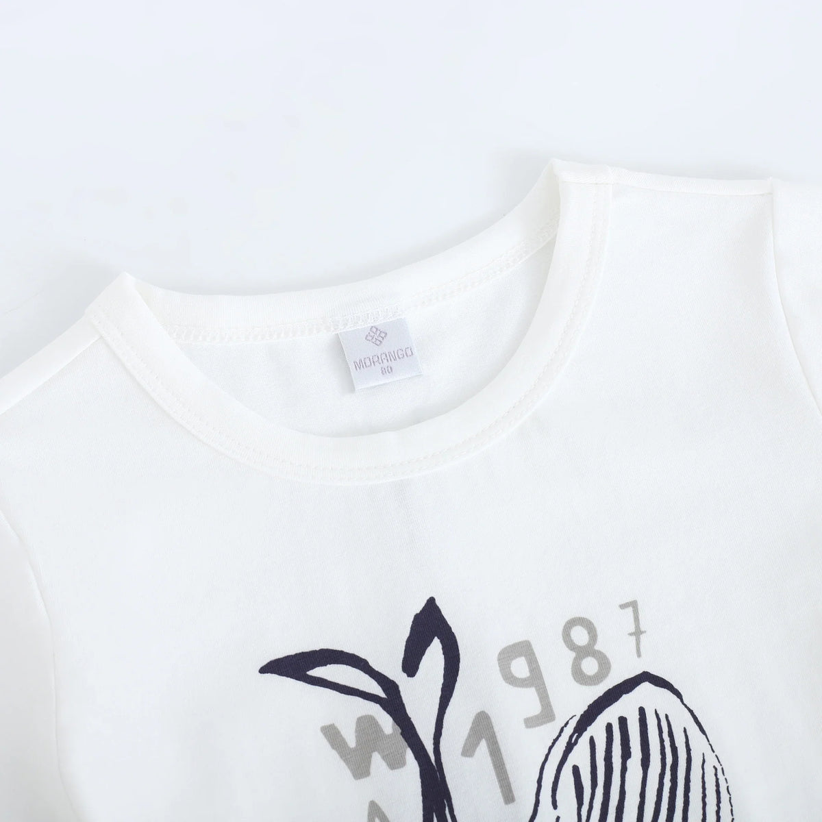 تيشيرت مزين بطباعة للأولاد المواليد