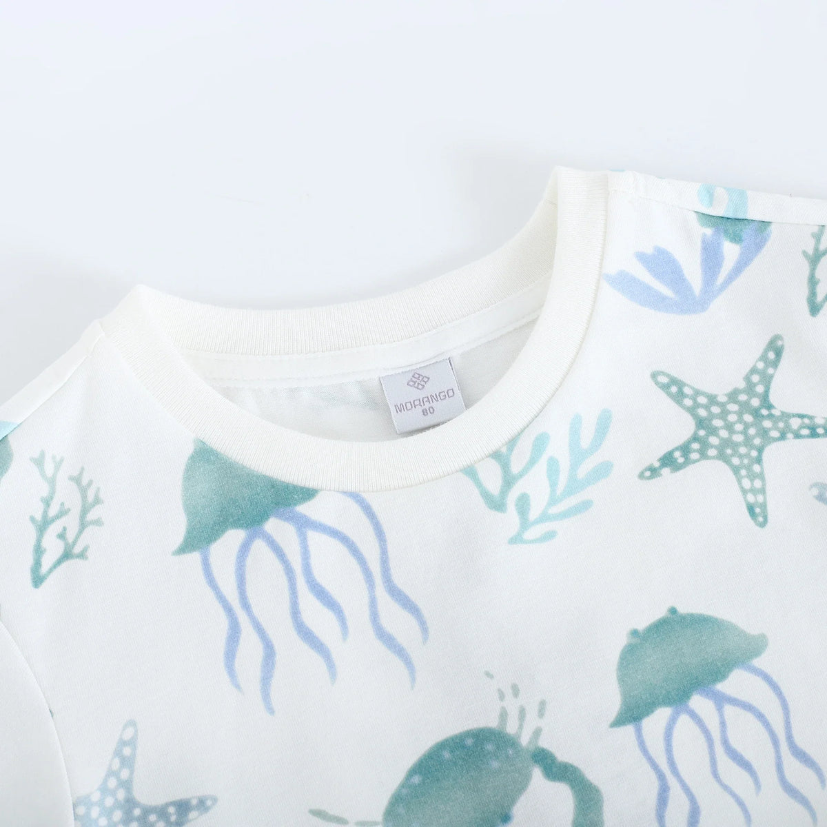 تيشيرت مزين بطباعة للأولاد المواليد