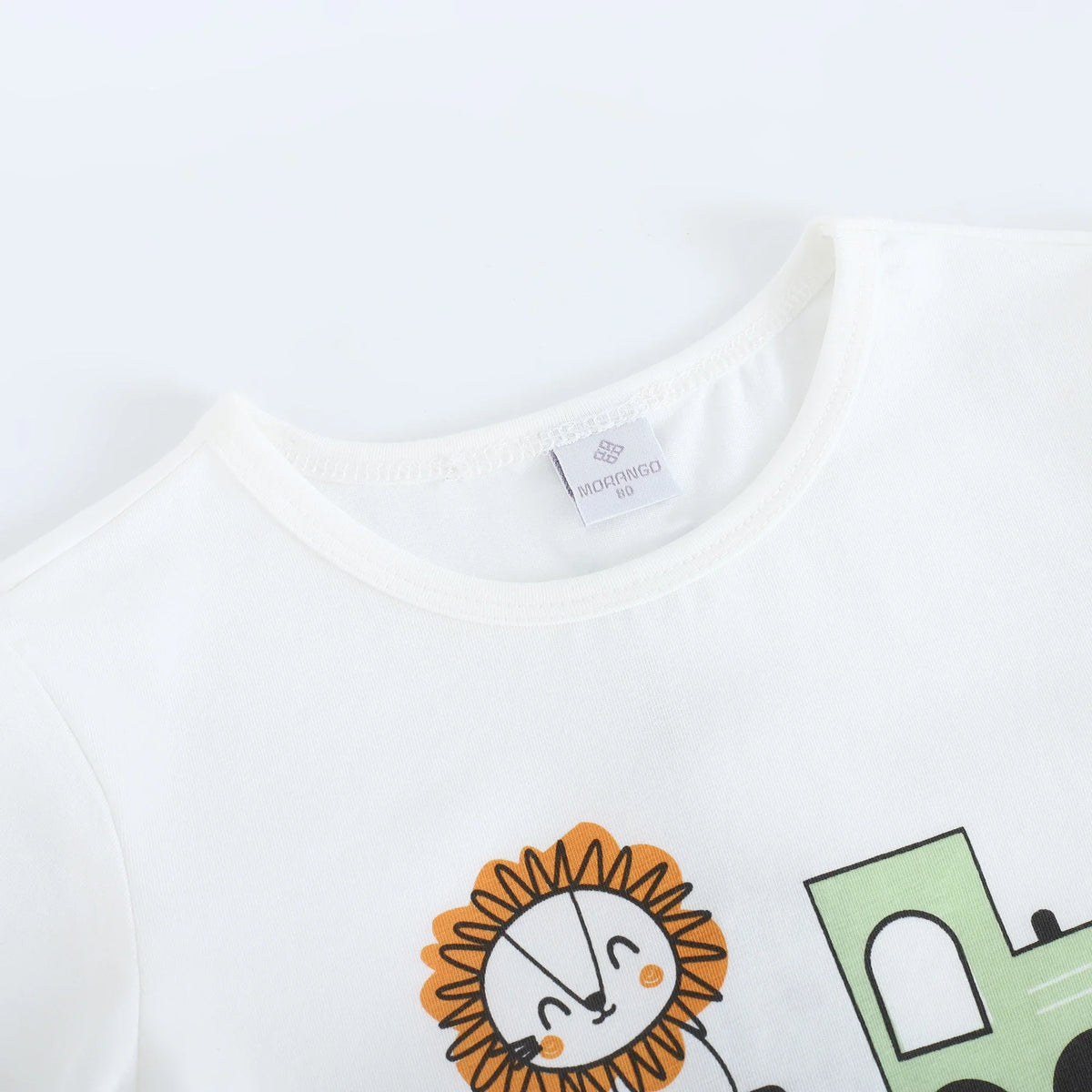 تيشيرت مزين بطباعة للأولاد المواليد