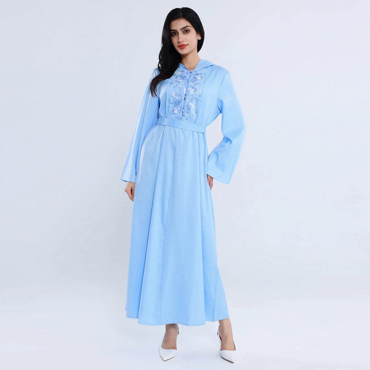 جلابية عصرية مزينة بنمط الزهور للنساء