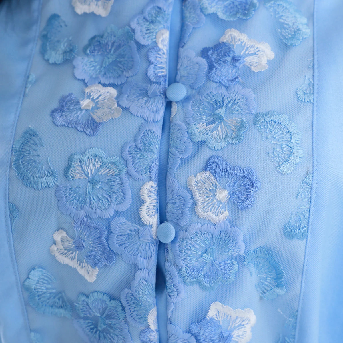 جلابية عصرية مزينة بنمط الزهور للنساء