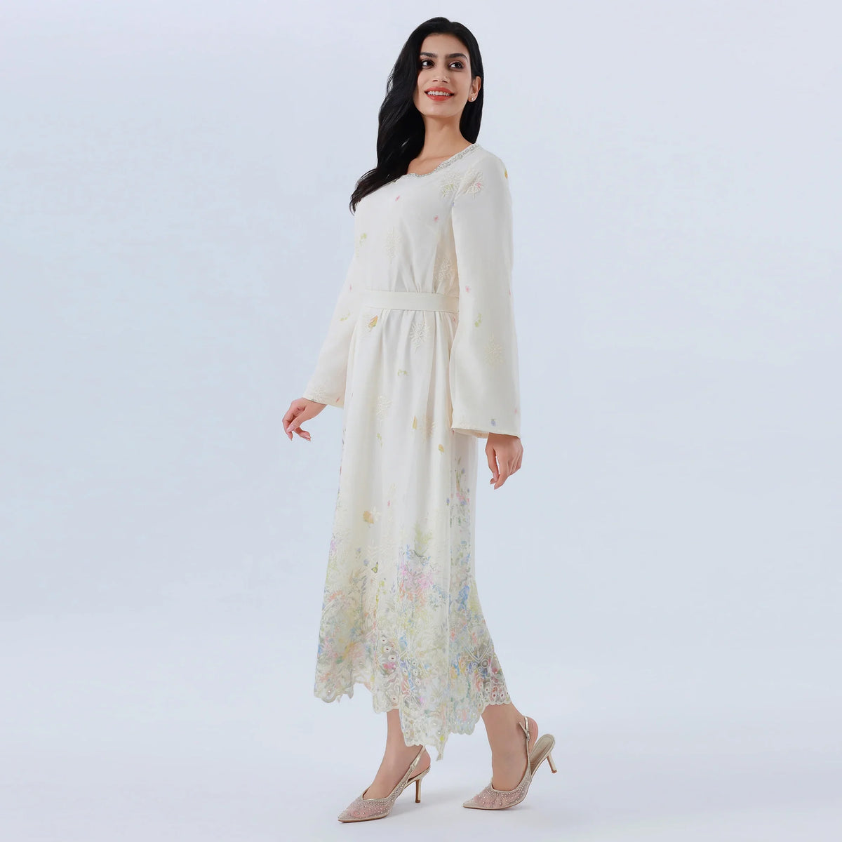 جلابية عصرية مزينة بنمط الزهور للنساء