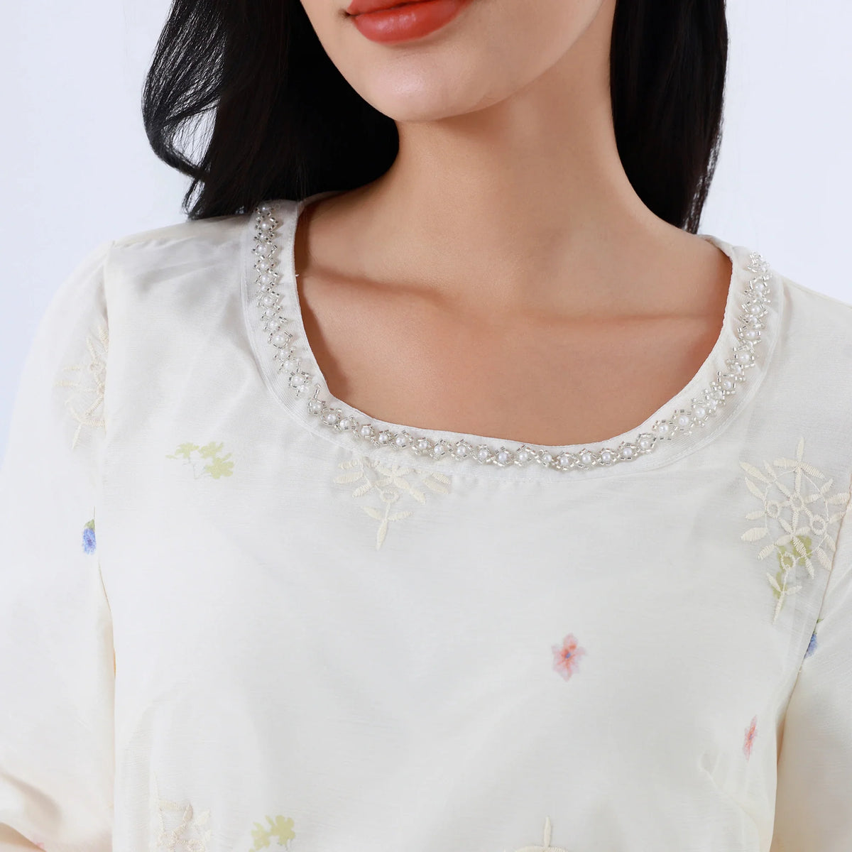 جلابية عصرية مزينة بنمط الزهور للنساء