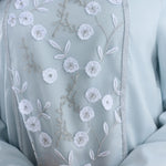 جلابية عصرية مزينة بنمط الزهور للنساء