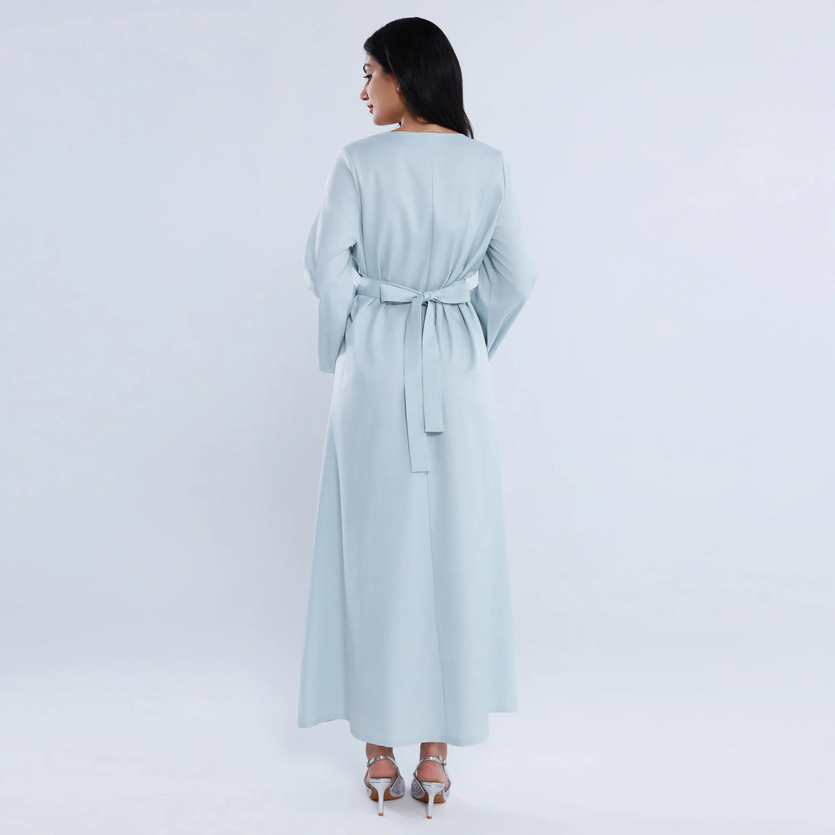 جلابية عصرية مزينة بنمط الزهور للنساء