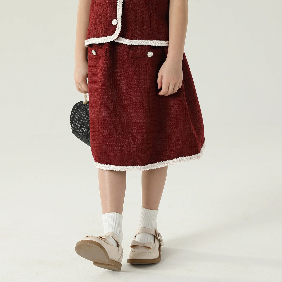 تنورة مطرزة للبنات