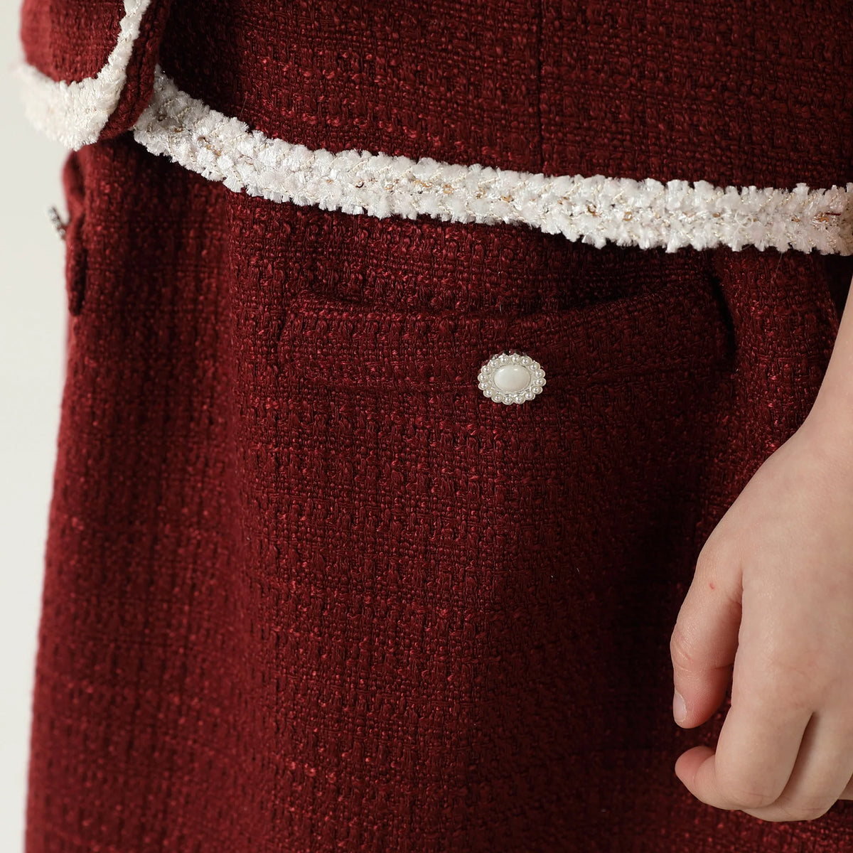 تنورة مطرزة للبنات