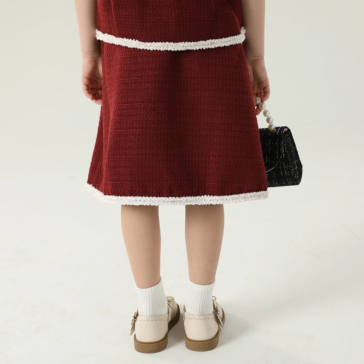 تنورة مطرزة للبنات