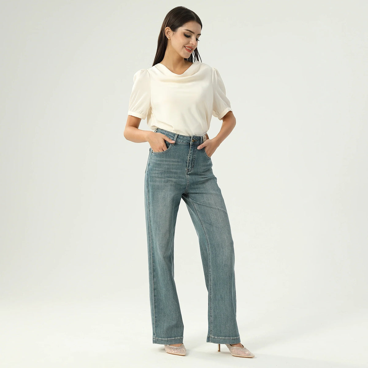 بلوزة ساده عصرية للنساء