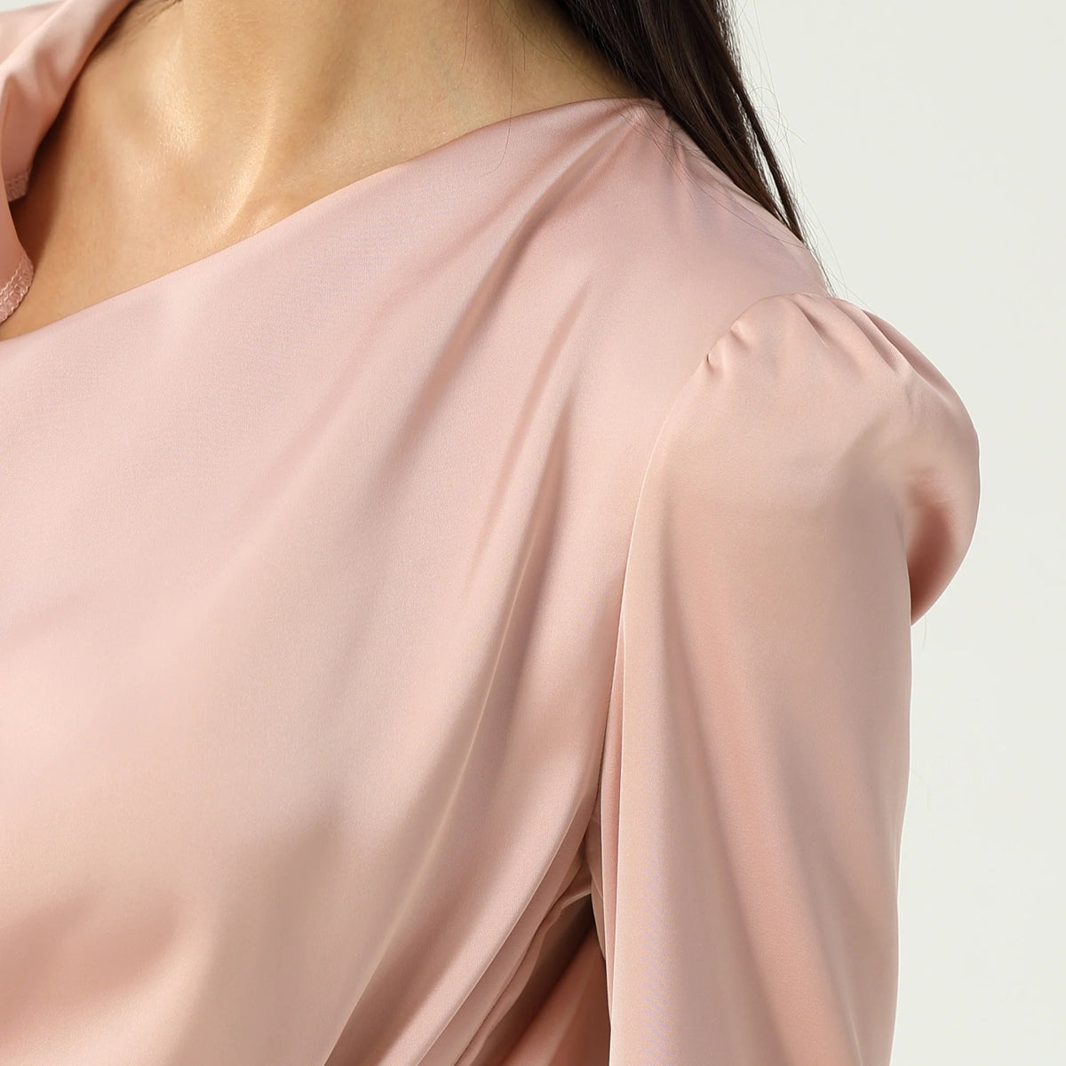 بلوزة ساده عصرية للنساء