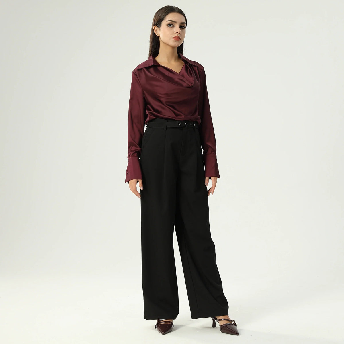 بلوزة ساده عصرية للنساء