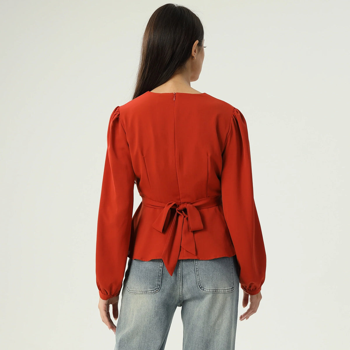 بلوزة ساده عصرية للنساء