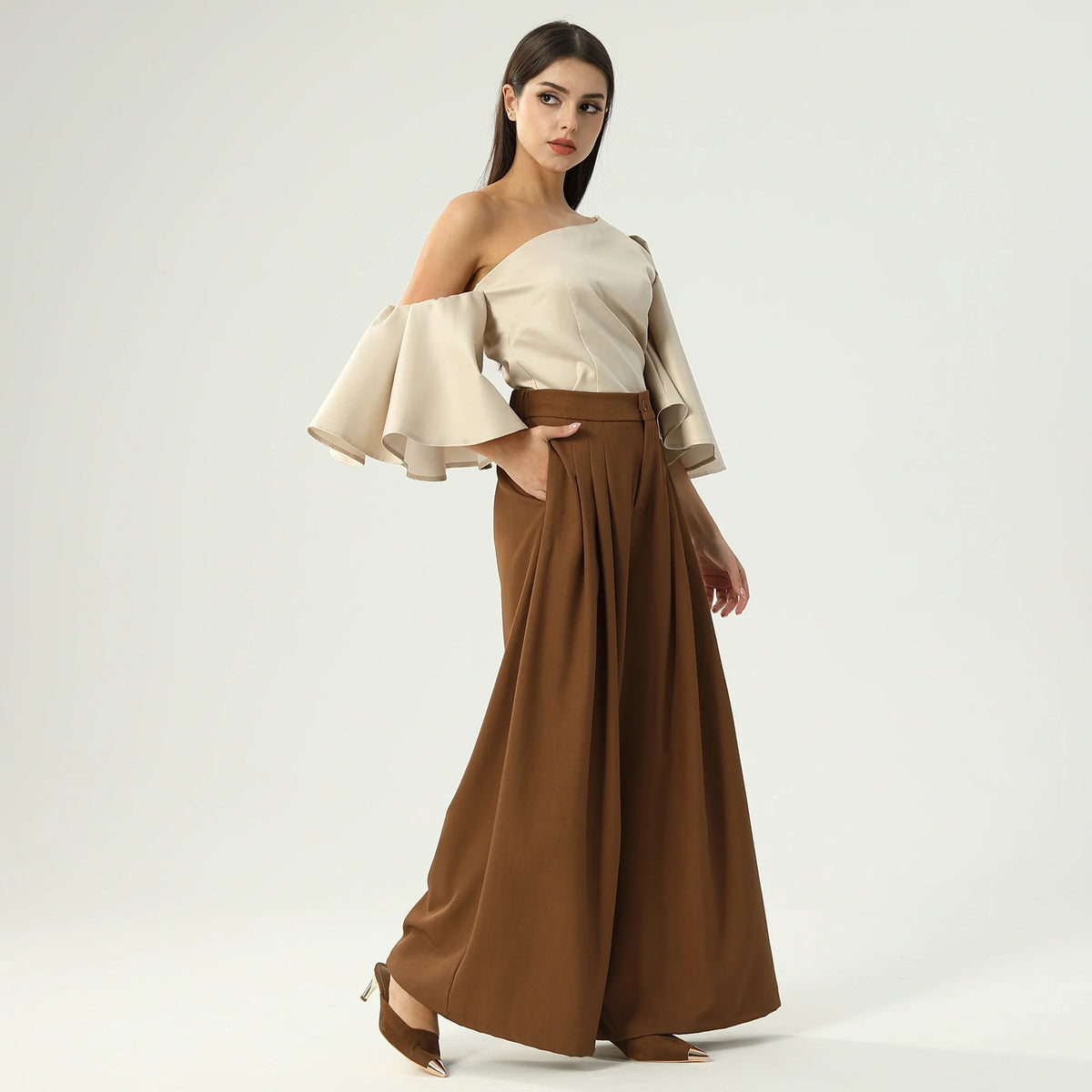 بلوزة ساده عصرية للنساء