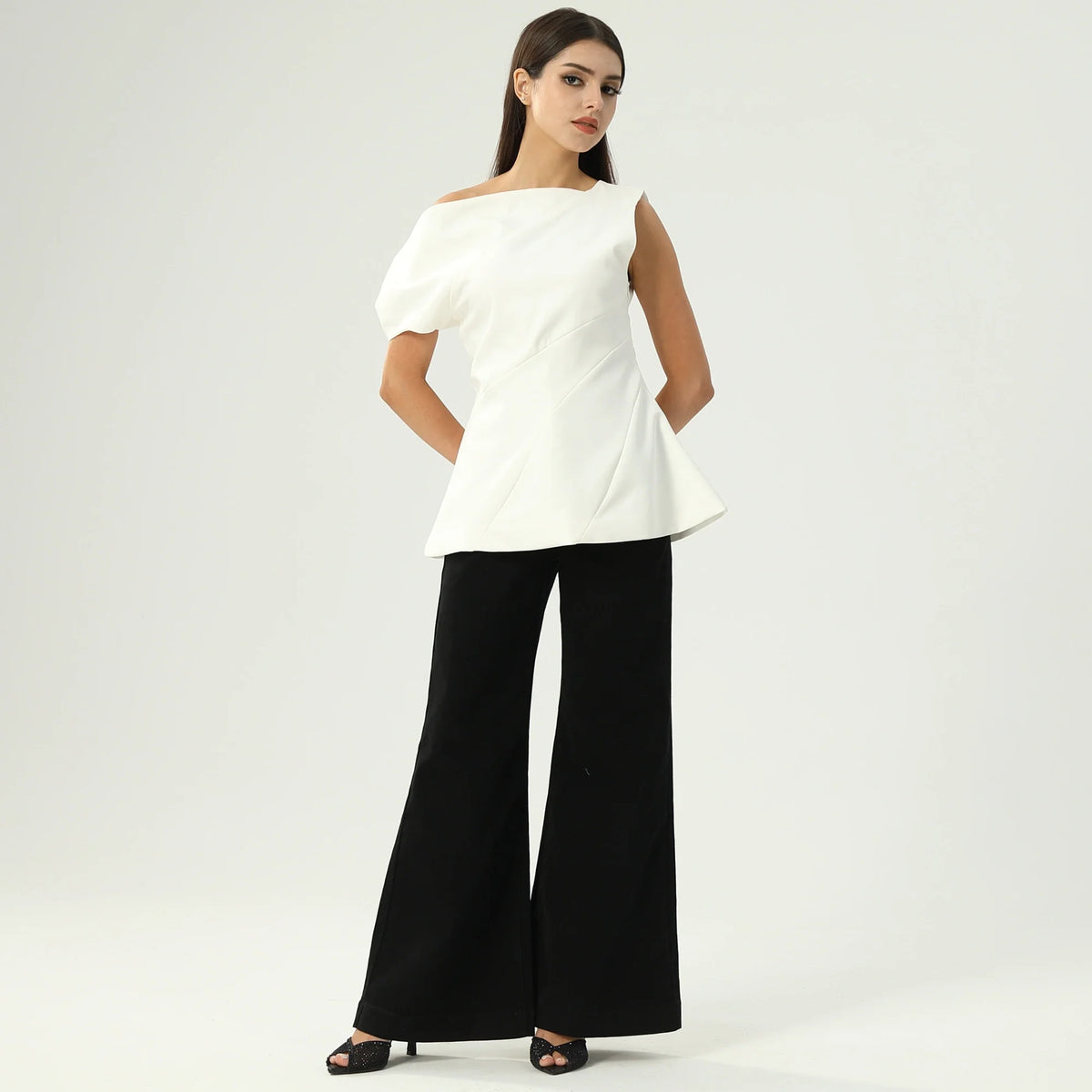 بلوزة ساده عصرية للنساء