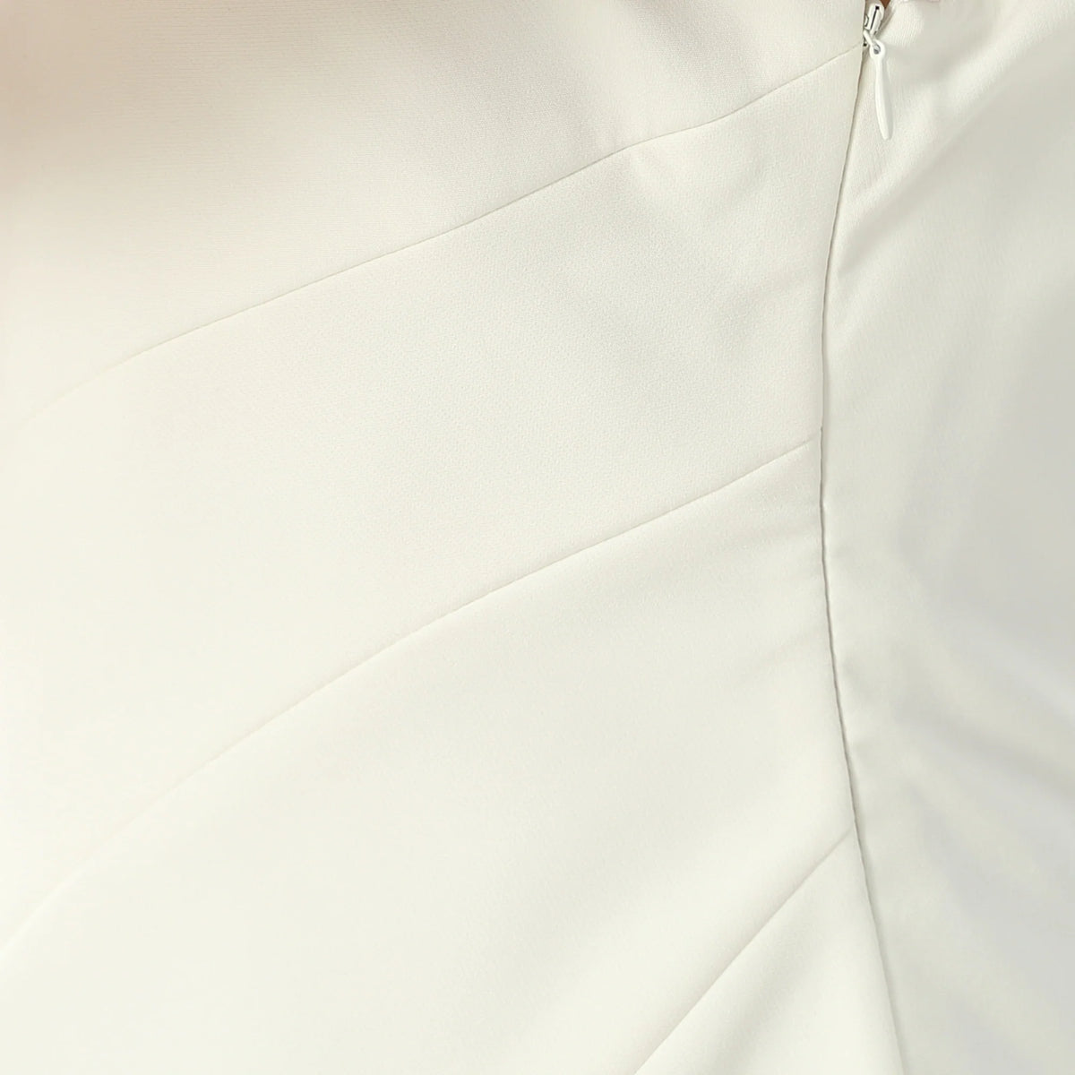 بلوزة ساده عصرية للنساء