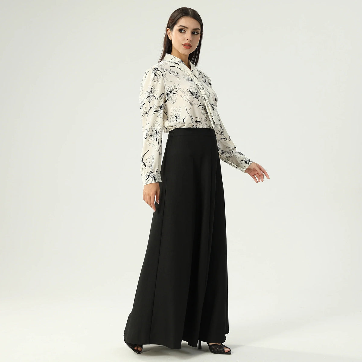 بلوزة بنمط الزهور للنساء