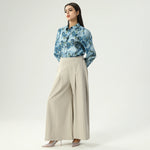 قميص مزين بنمط الزهور للنساء