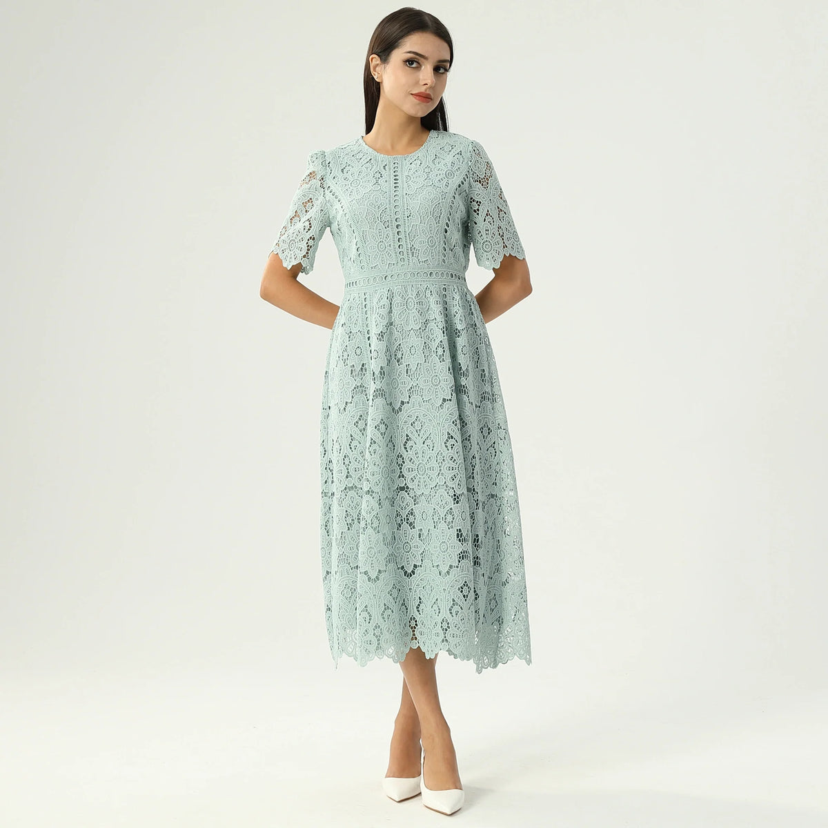 فستان مزين بالدانتيل للنساء