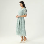 فستان مزين بالدانتيل للنساء