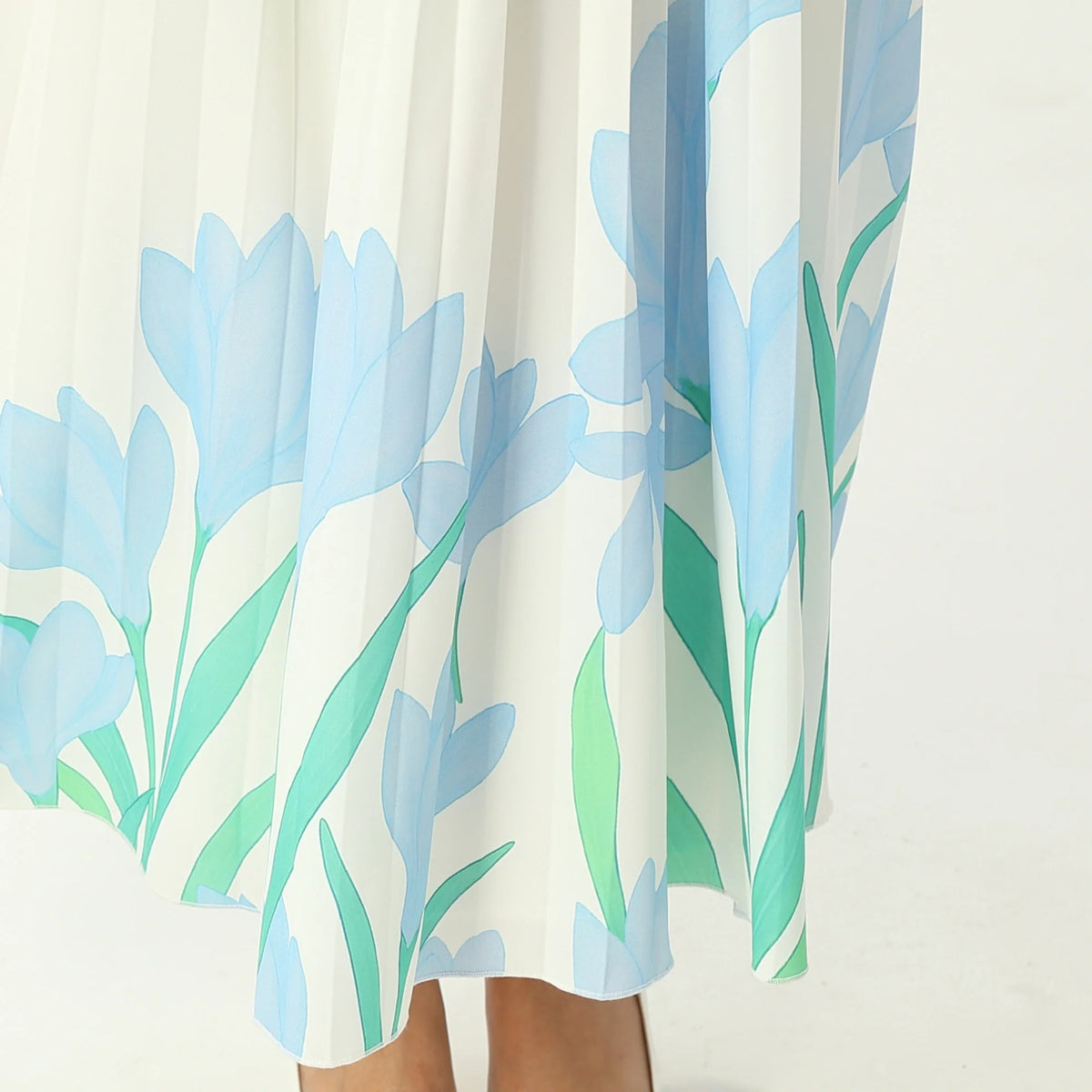 فستان عصري مزين بنمط الزهور للنساء