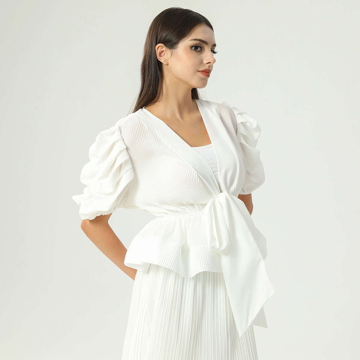 بلوزة ساده عصرية للنساء