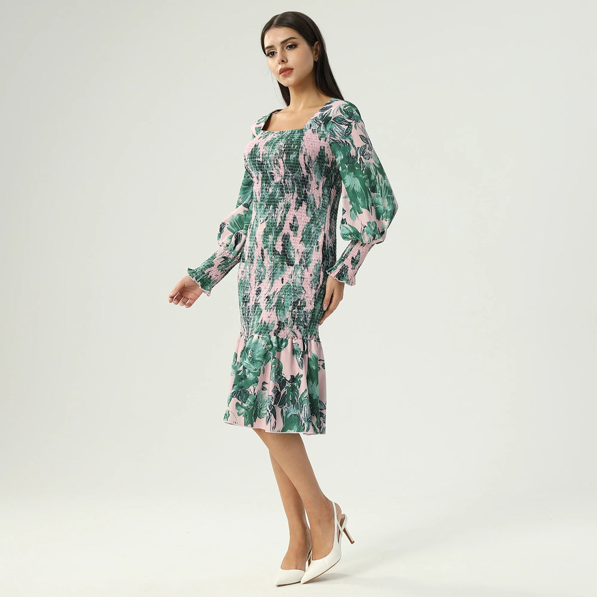 فستان عصري مزين بنمط الزهور للنساء