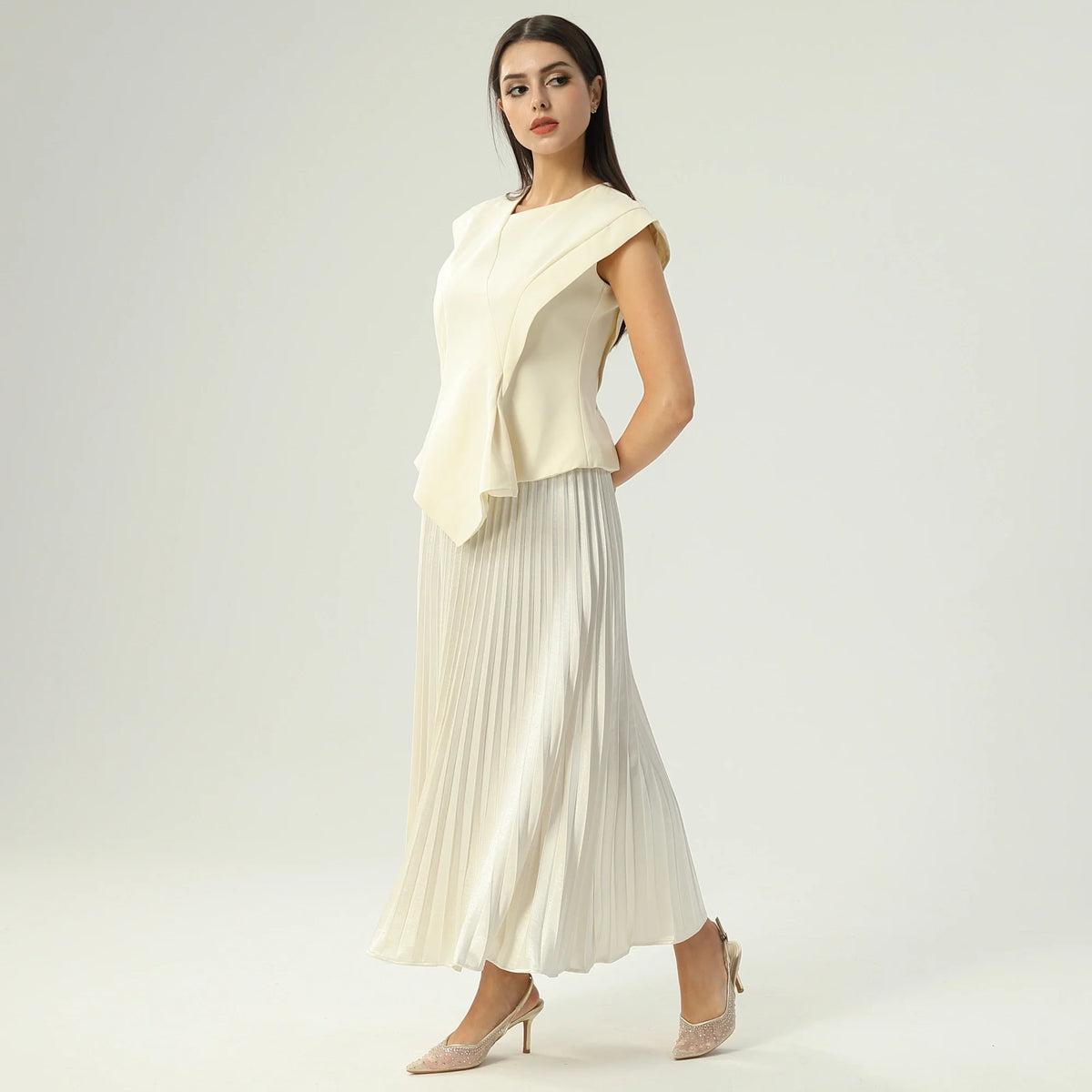 بلوزة ساده عصرية للنساء