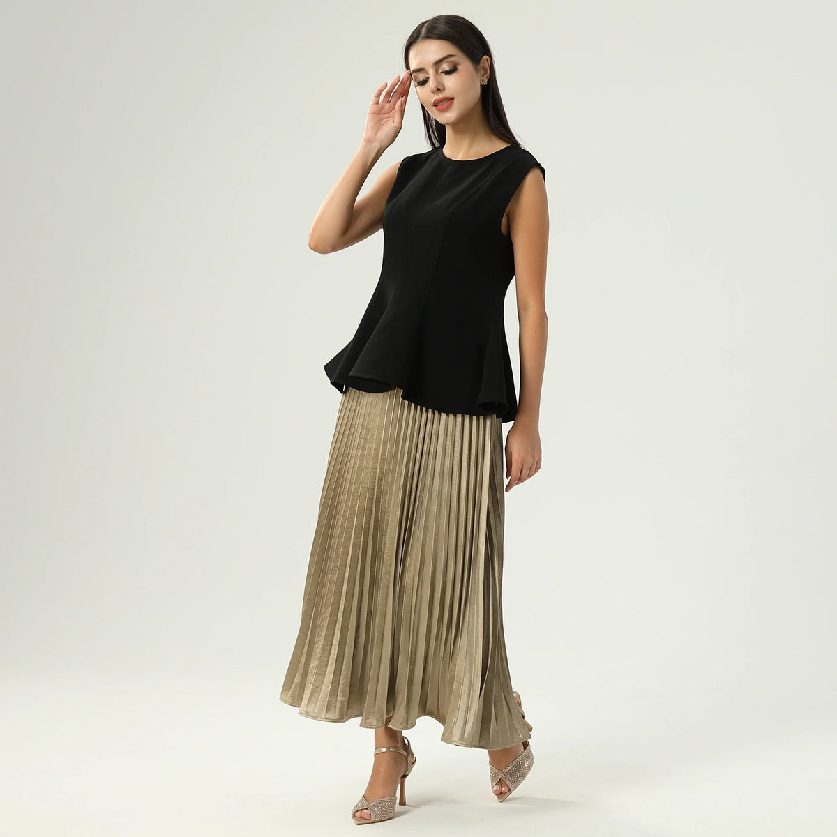 بلوزة ساده عصرية للنساء