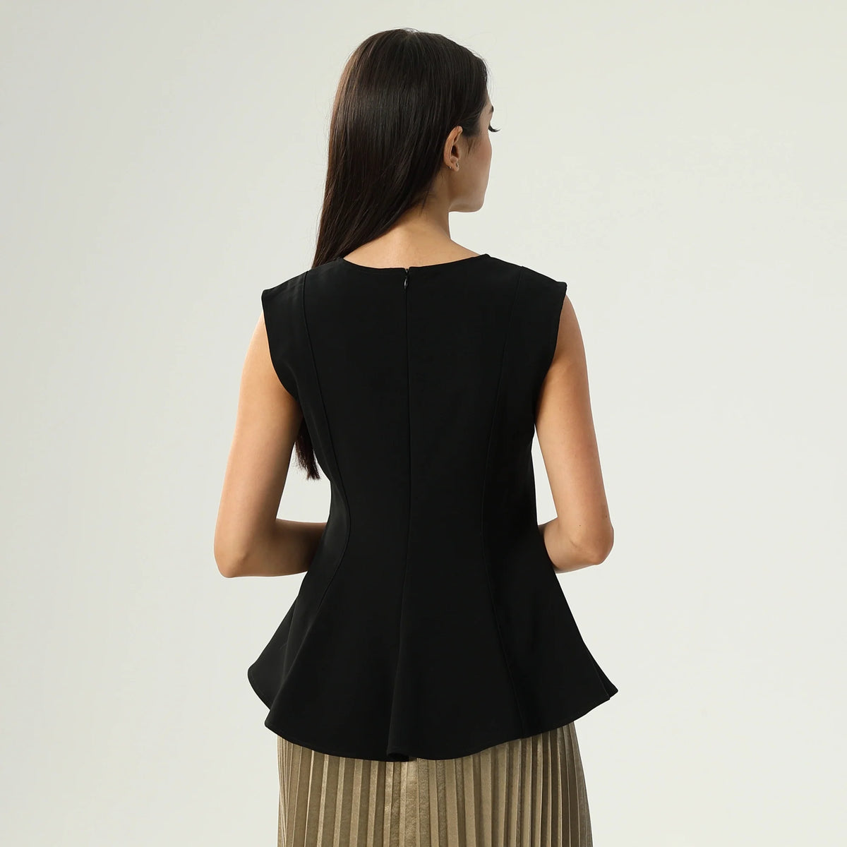 بلوزة ساده عصرية للنساء