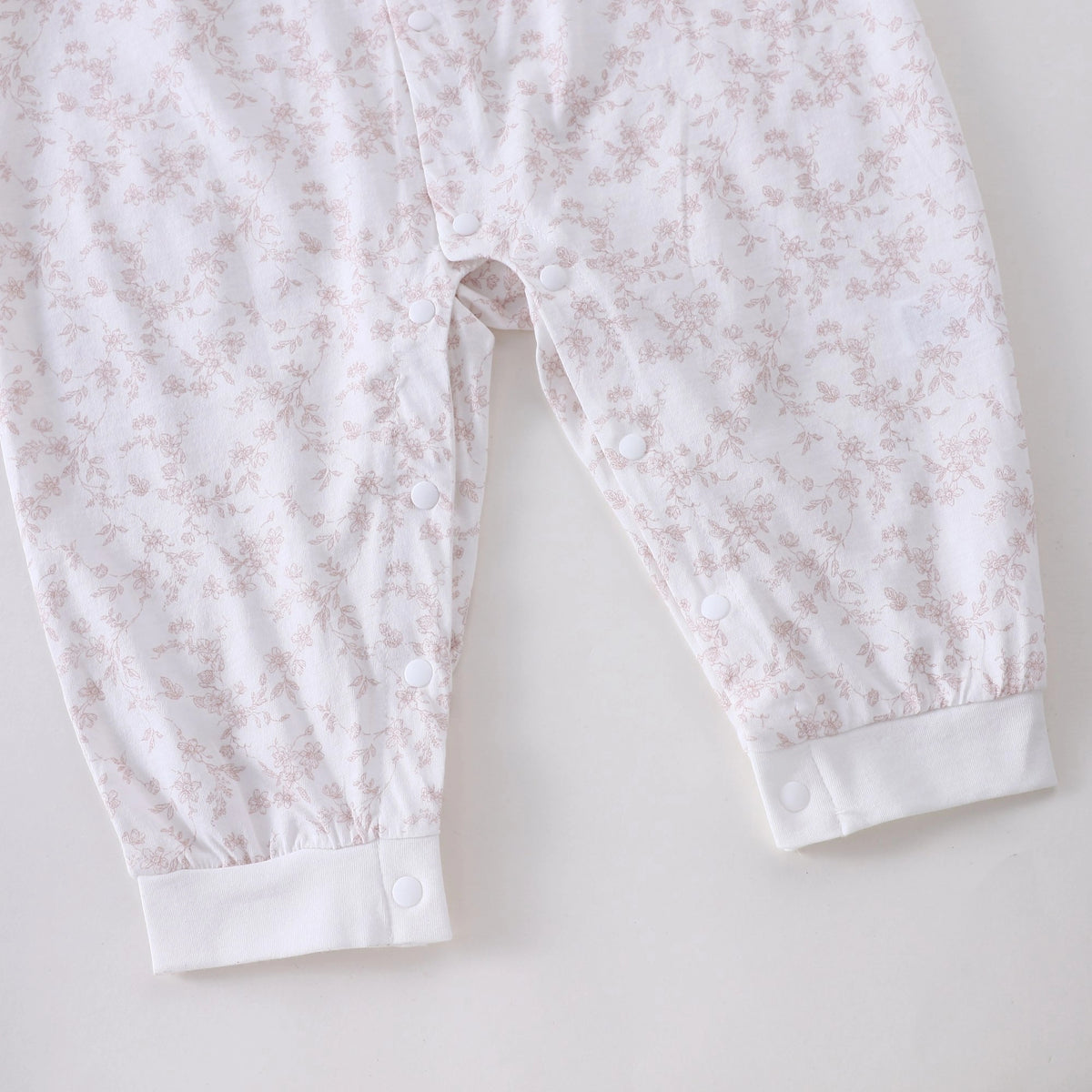 رومبير مزين بزهور للمواليد البنات