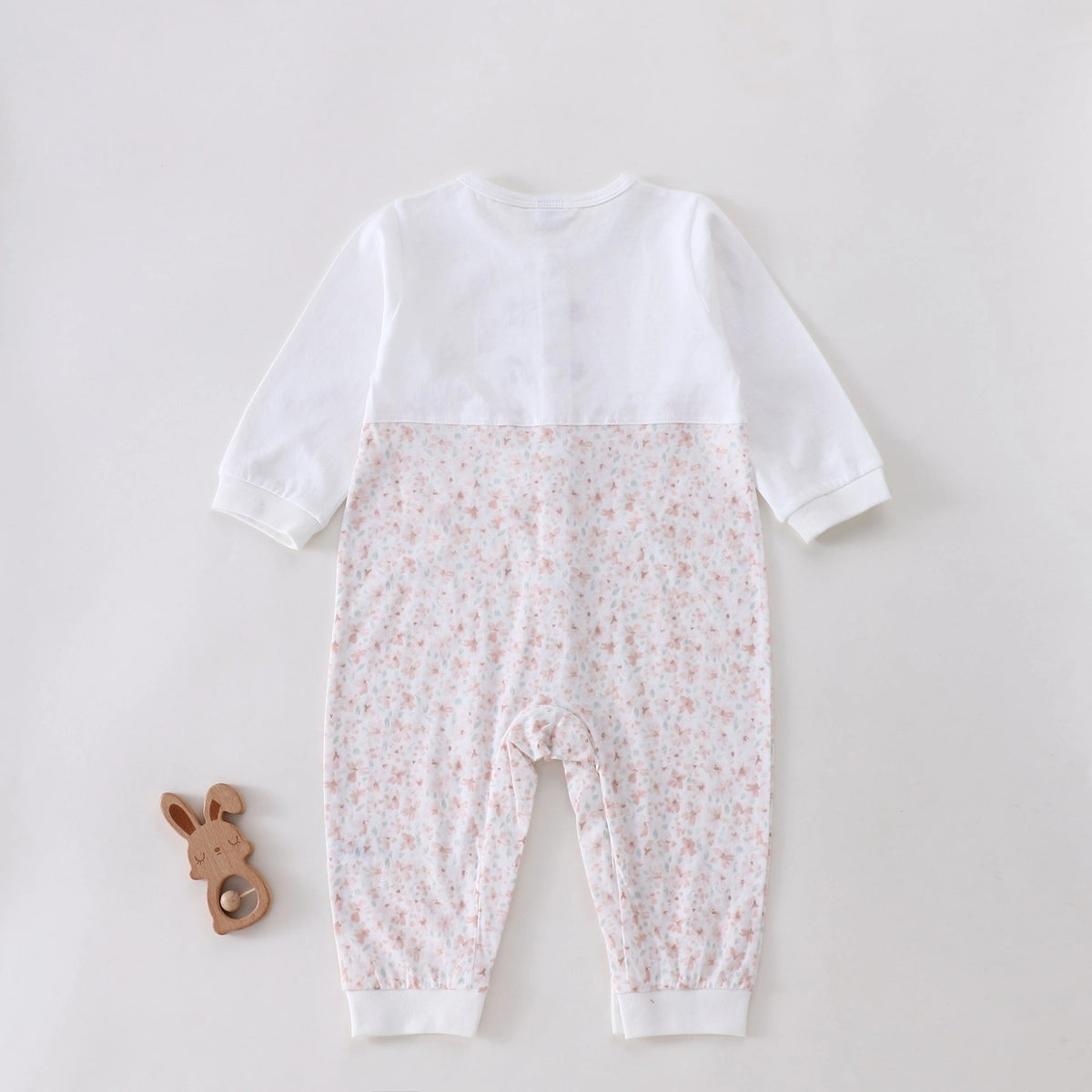 رومبير مزين بزهور للمواليد البنات