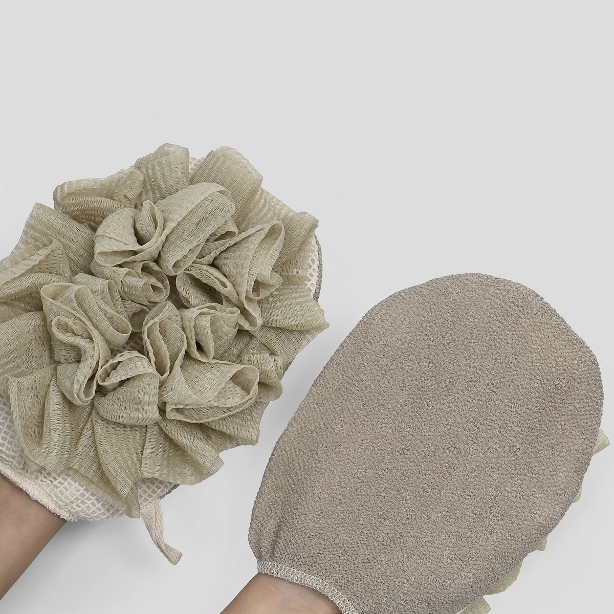 ليفة استحمام لتنظيف وتقشير الجسم