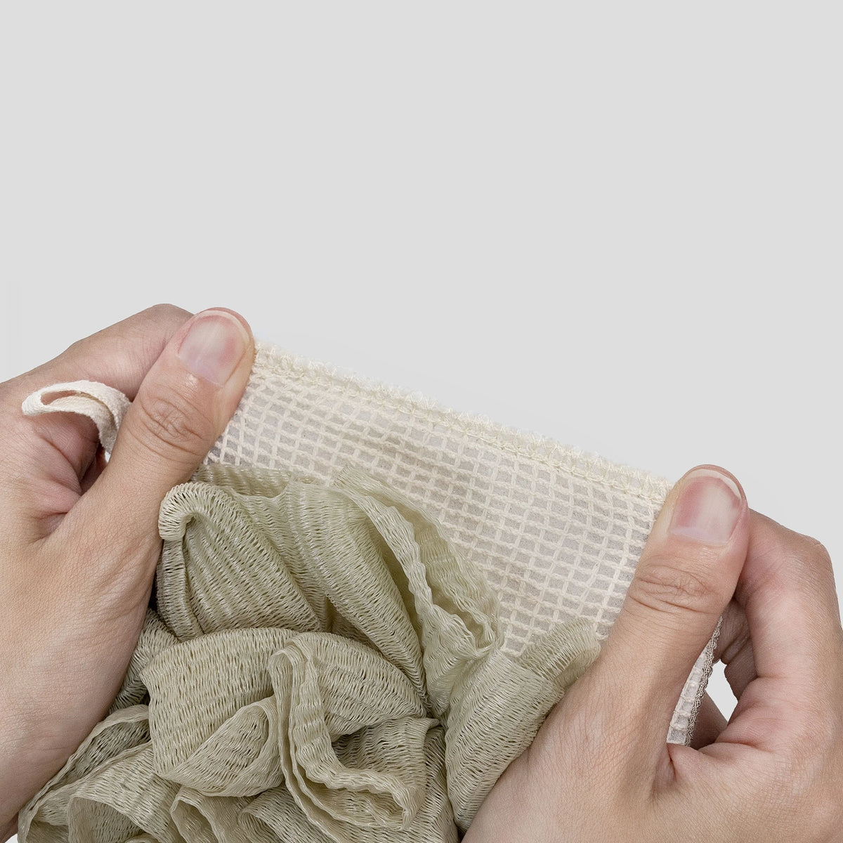 ليفة استحمام لتنظيف وتقشير الجسم