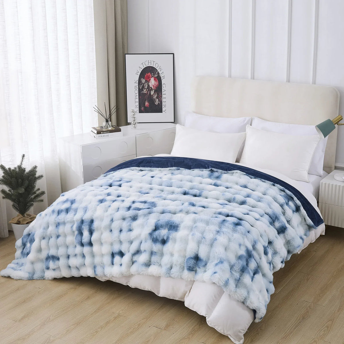 Free Blue Luxury Double-Sided Faux Fur Winter Blanket Image
