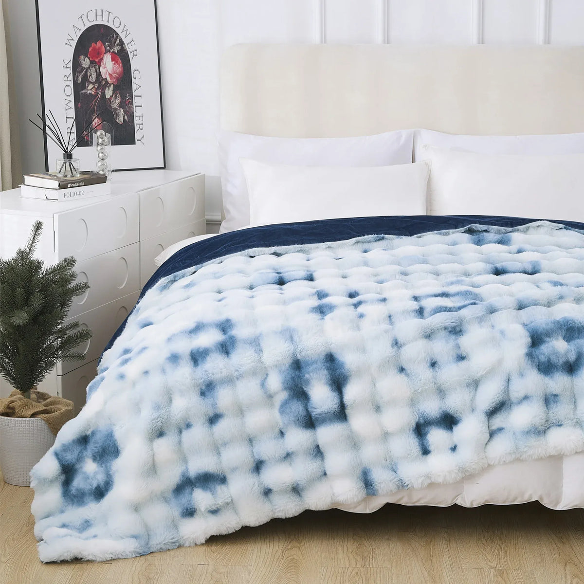 Luxury Double-Sided Faux Fur Winter Blanket Image