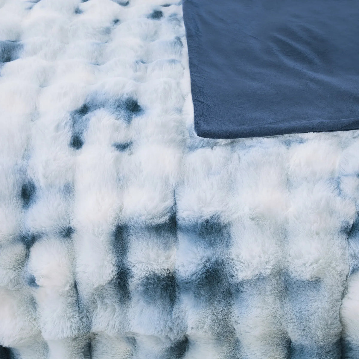 Luxury Double-Sided Faux Fur Winter Blanket Image