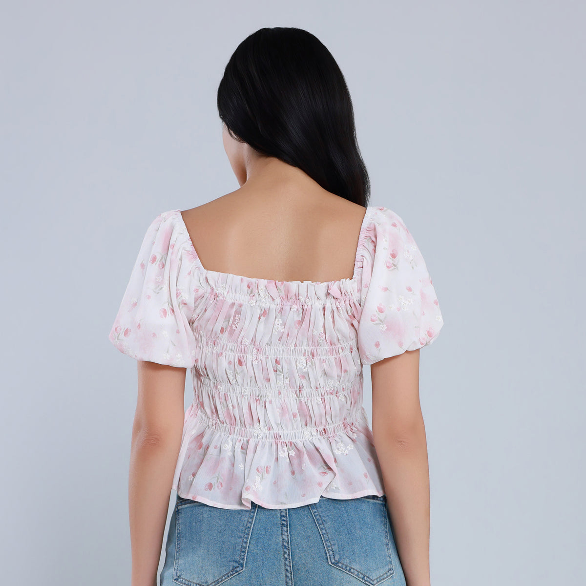 بلوزة عصرية مزينة بنمط الزهور للنساء