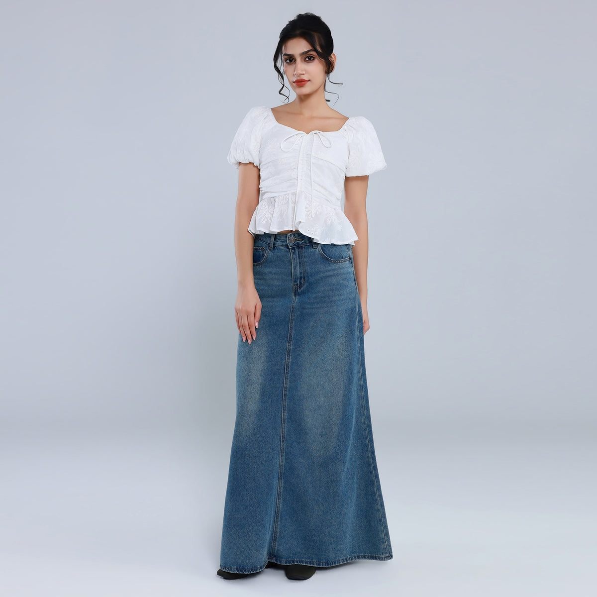 بلوزة عصرية مزينة بنمط الزهور للنساء