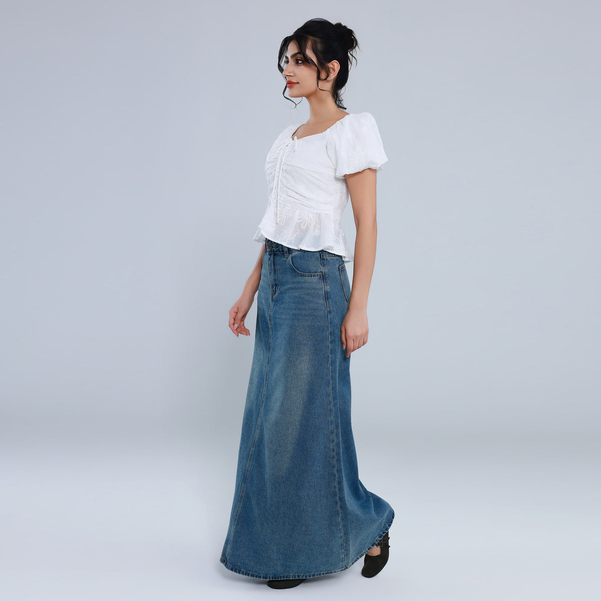 بلوزة عصرية مزينة بنمط الزهور للنساء