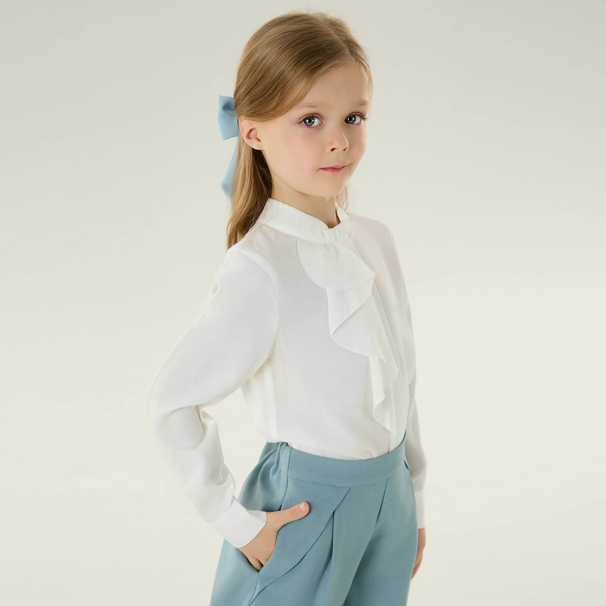 بلوزة ساده عصرية للبنات