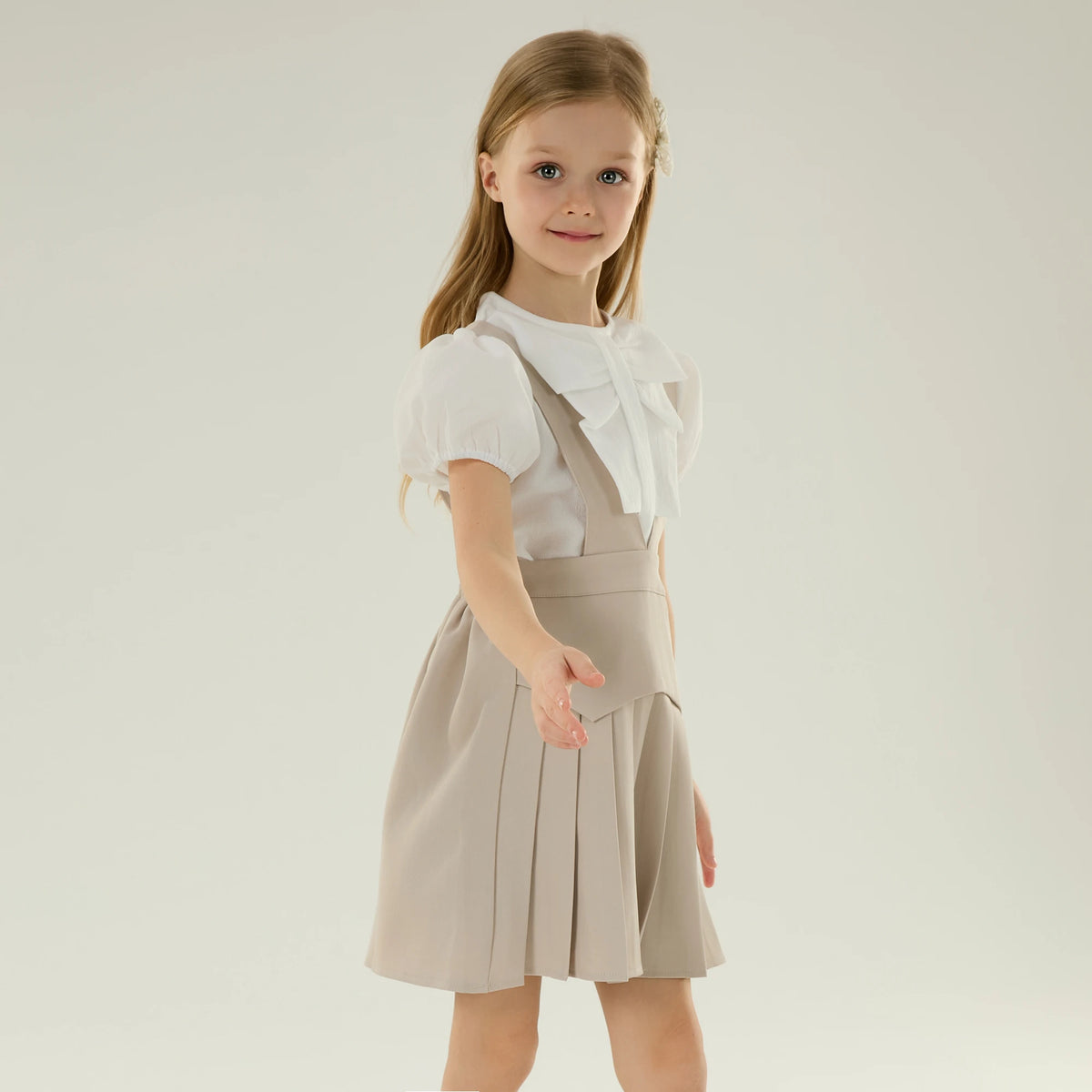 بلوزة ساده عصرية للبنات