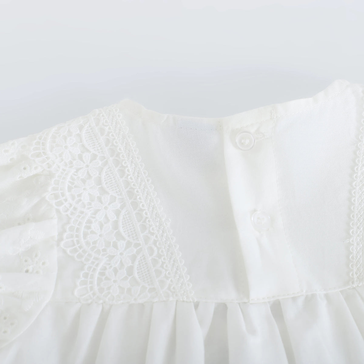 بلوزة بأكمام منفوخة للبنات