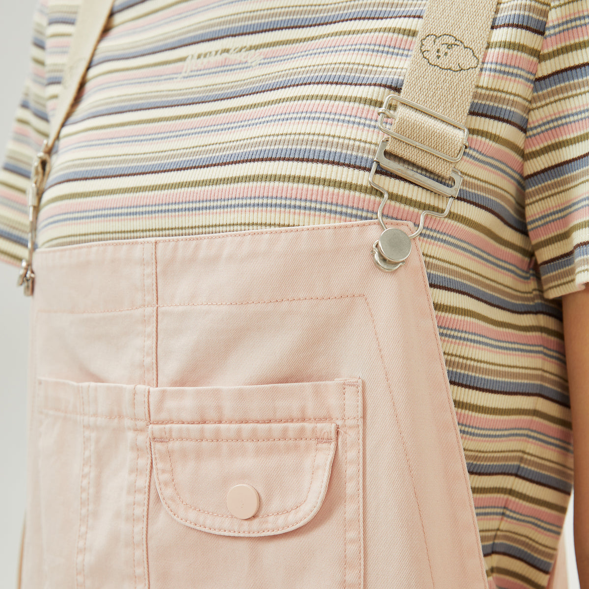 فستان عصري مخطط مكون من قطعتين للنساء