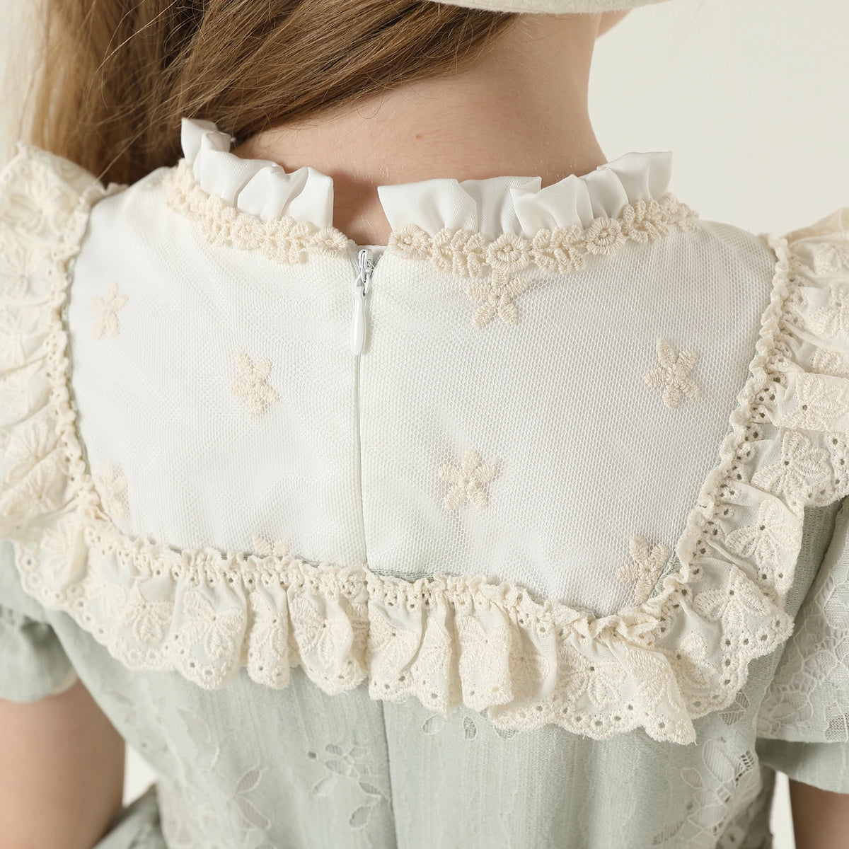 فستان مزين بنمط الزهور للبنات