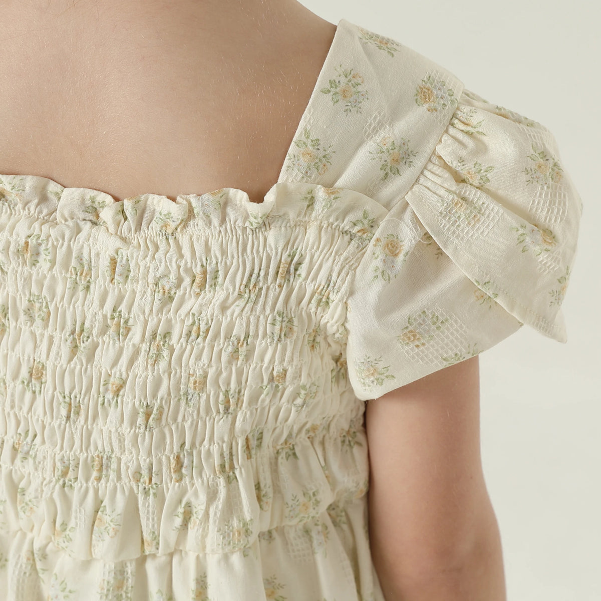 فستان مزين بنمط الزهور للبنات