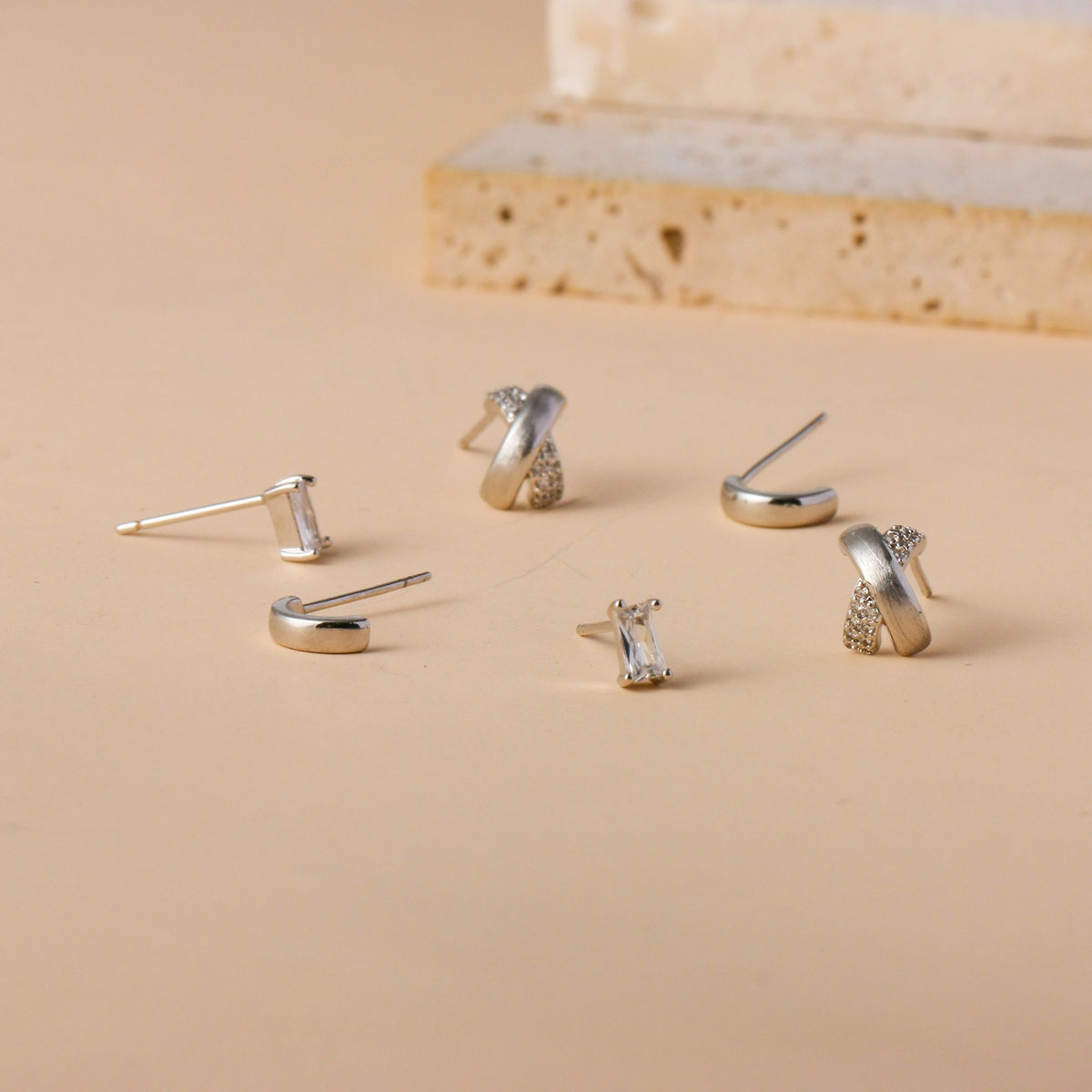 مجموعة اقراط أنيقة للنساء