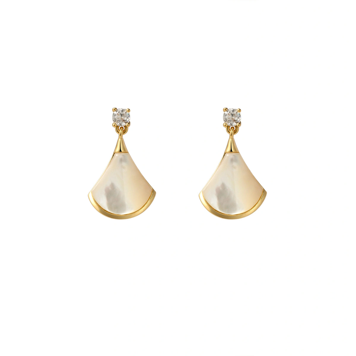 اقراط عصرية للنساء