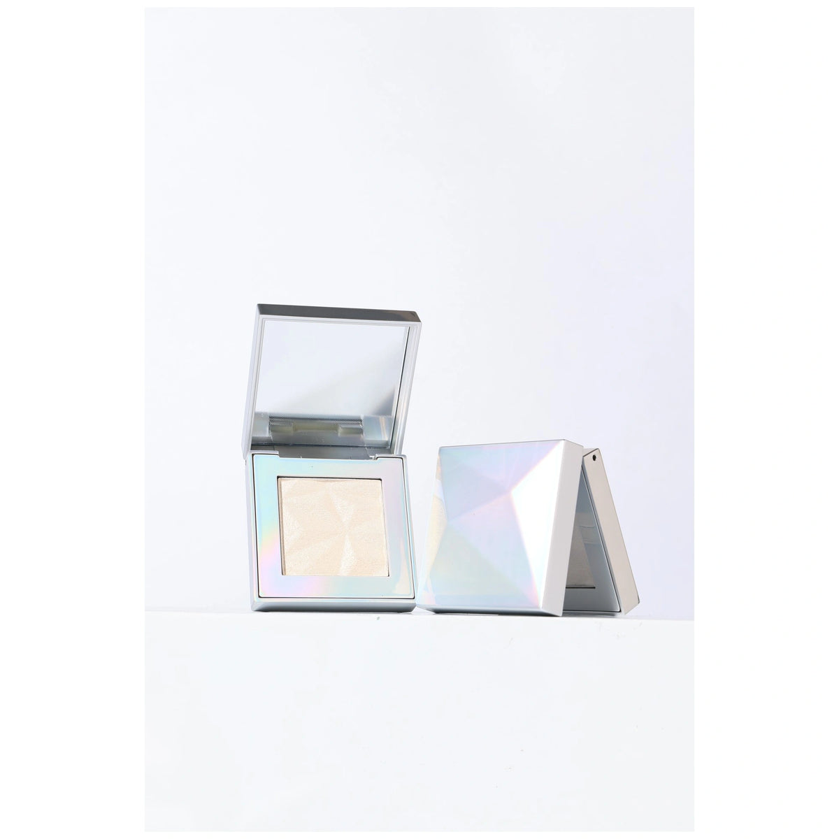 بودرة هايلايتر