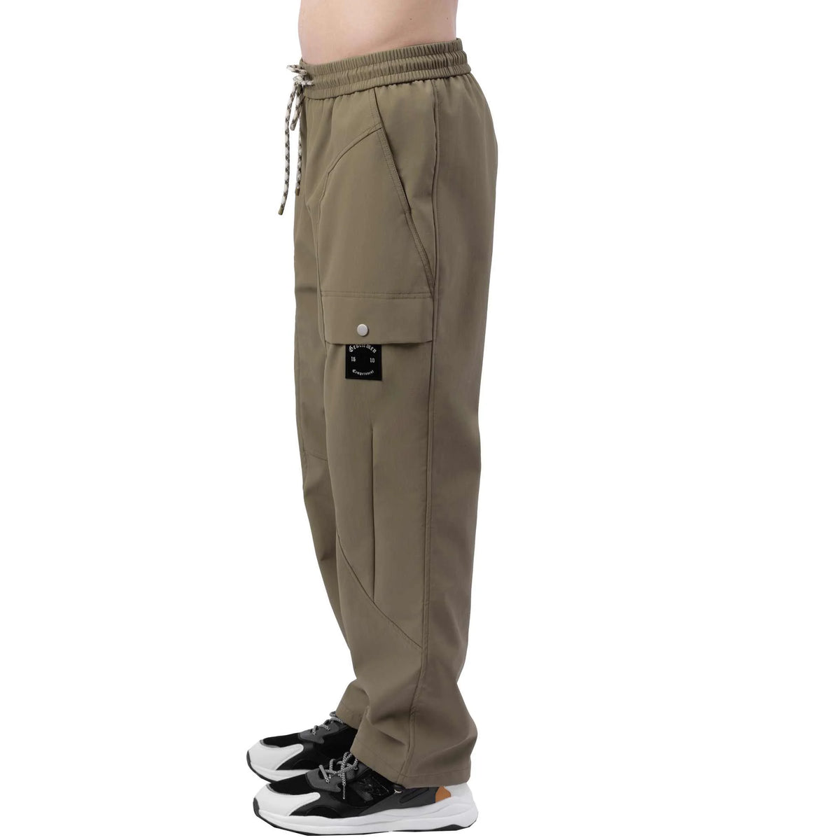 badge casual pants for men image